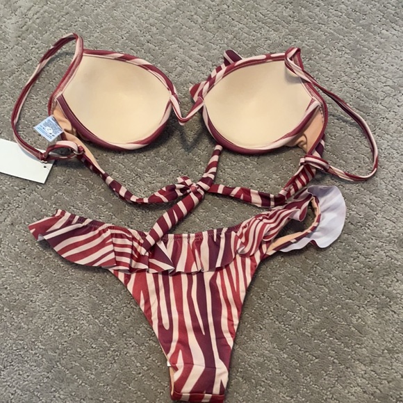 Bikini - Picture 3 of 4